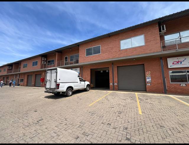 252M² WAREHOUSE TO LET IN HENNOPSPARK